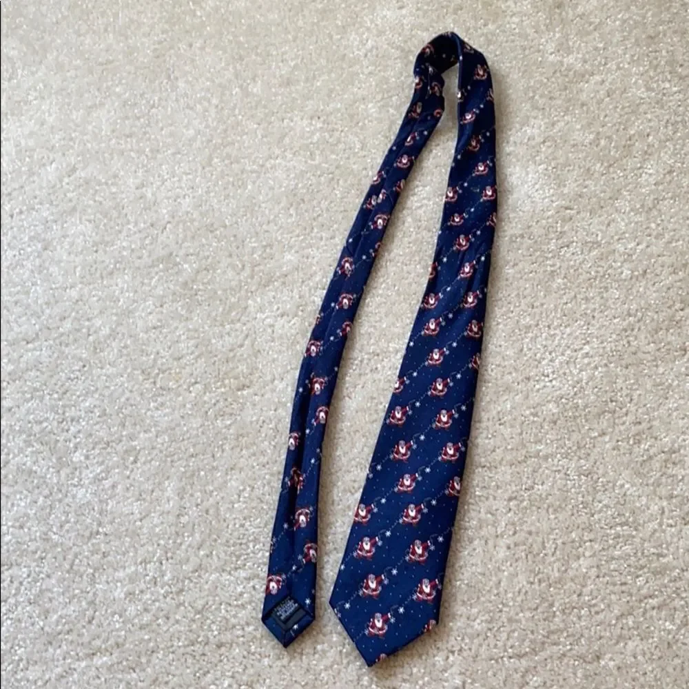 Dockers Santa Tie Size 8 & under.